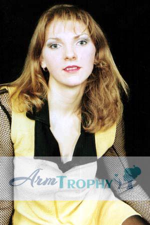 62403 - Svetlana Age: 32 - Russia