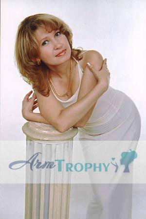 64263 - Svetlana Age: 41 - Russia