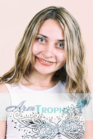 64386 - Valentina Age: 35 - Ukraine