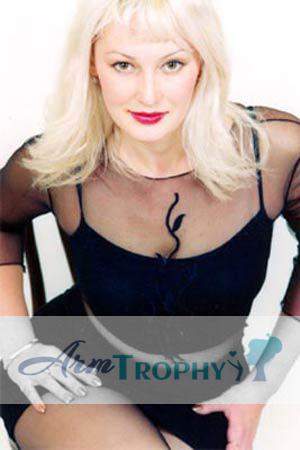 64722 - Dilyara Age: 33 - Russia