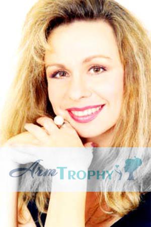 64727 - Natalya Age: 45 - Russia