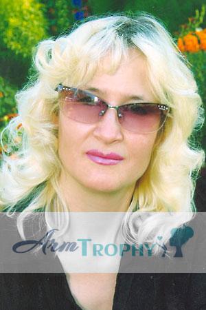 64782 - Svetlana Age: 40 - Russia