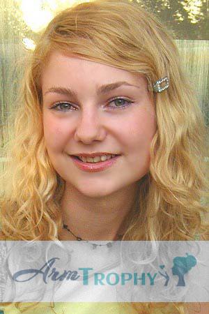 65303 - Luydmila Age: 30 - Russia