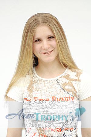 66708 - Elena Age: 37 - Russia