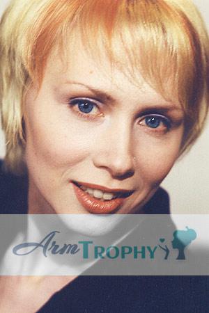 66827 - Elena Age: 40 - Russia