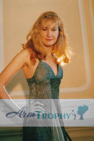 67284 - Elena Age: 34 - Russia