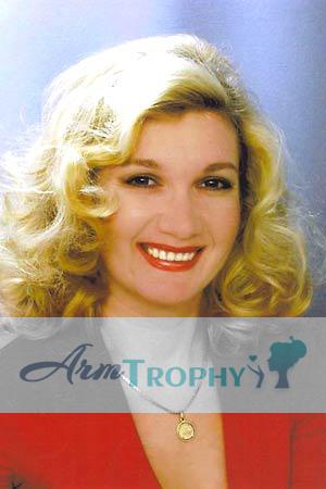 67289 - Elina Age: 43 - Russia