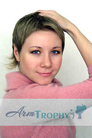 67718 - Svetlana Age: 34 - Russia