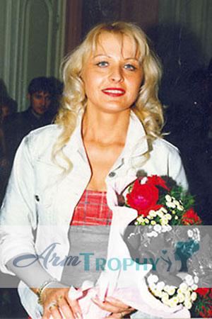 67900 - Larisa Age: 47 - Russia