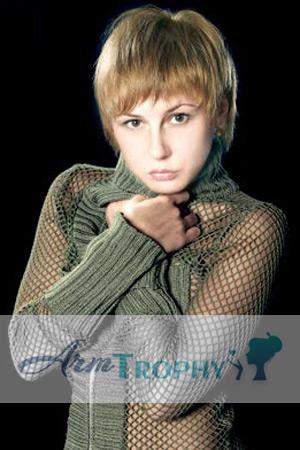 68029 - Yuliya Age: 35 - Russia