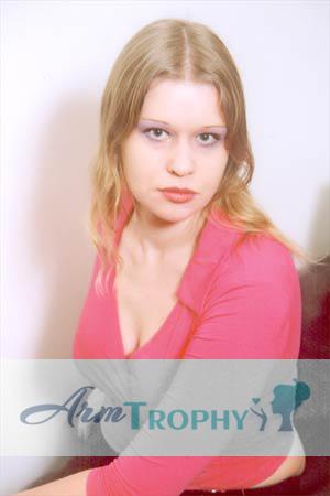 68281 - Irina Age: 37 - Russia