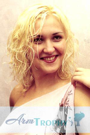 68307 - Irina Age: 32 - Russia