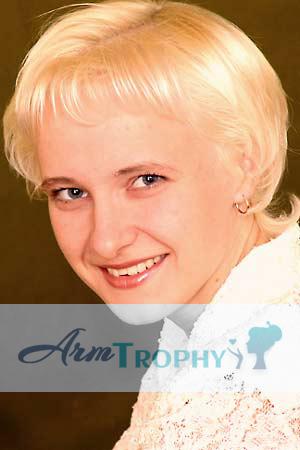 68309 - Julia Age: 33 - Russia