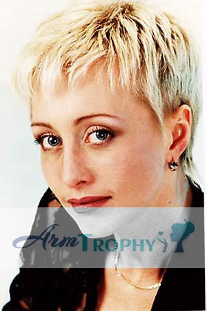 68377 - Julia Age: 42 - Russia