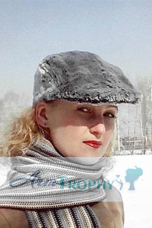 68477 - Oksana Age: 42 - Russia
