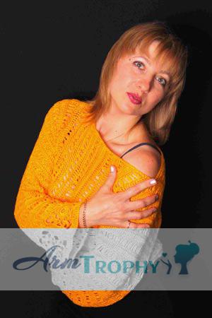 68524 - Svetlana Age: 45 - Russia