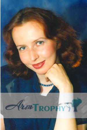 68615 - Oxana Age: 36 - Russia