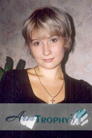 68784 - Yulia Age: 39 - Russia