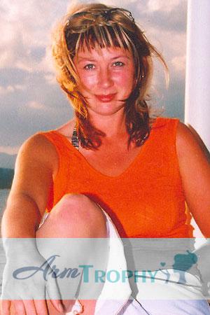69689 - Elena Age: 37 - Russia