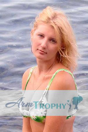 69693 - Ekaterina Age: 27 - Russia