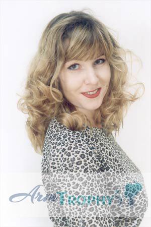 69712 - Elena Age: 45 - Russia