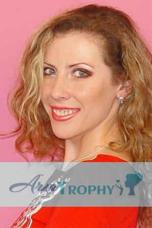 69740 - Natalia Age: 33 - Ukraine