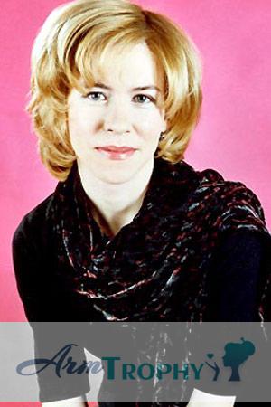 69820 - Marina Age: 36 - Russia