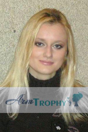 69920 - Diana Age: 30 - Russia