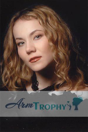 70005 - Elena Age: 33 - Russia