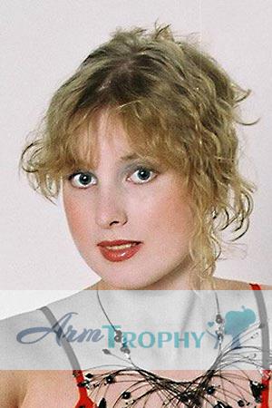 70812 - Viktoria Age: 36 - Russia