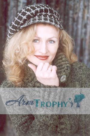 71090 - Svetlana Age: 42 - Russia