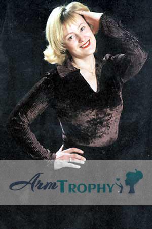 71222 - Elena Age: 44 - Russia