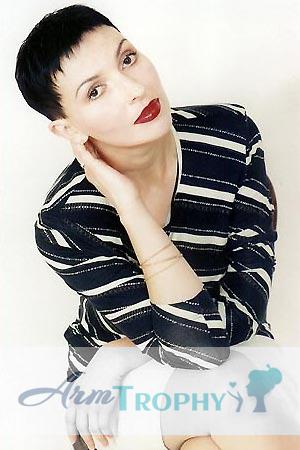 71902 - Elena Age: 41 - Russia