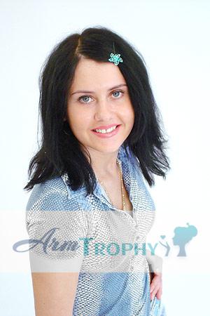 72049 - Irina Age: 26 - Russia