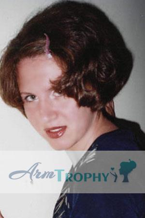 72225 - Alina Age: 34 - Russia