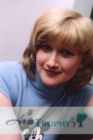 72601 - Svetlana Age: 39 - Russia