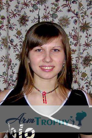 72662 - Elena Age: 30 - Russia