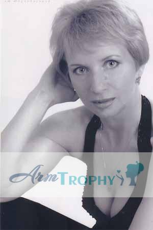 72733 - Larisa Age: 49 - Russia