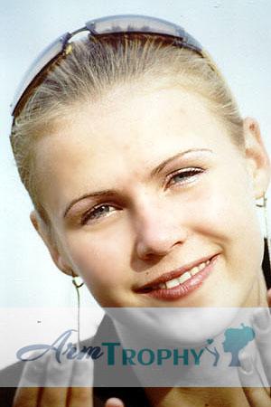 72996 - Valentina Age: 30 - Russia