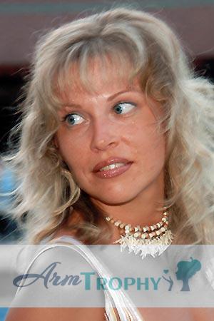 73156 - Elena Age: 42 - Russia