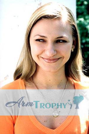 73539 - Ludmila Age: 30 - Russia