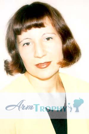 73563 - Elvira Age: 37 - Russia