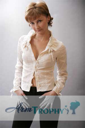 74805 - Yulia Age: 34 - Russia