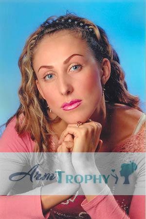 75730 - Elena Age: 32 - Russia