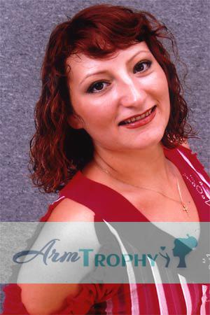 75776 - Julia Age: 35 - Russia