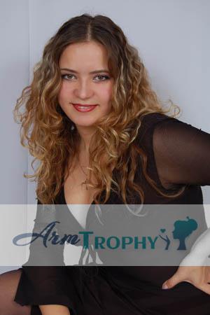 76161 - Svetlana Age: 33 - Russia