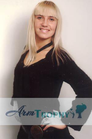 76255 - Viktoria Age: 36 - Russia