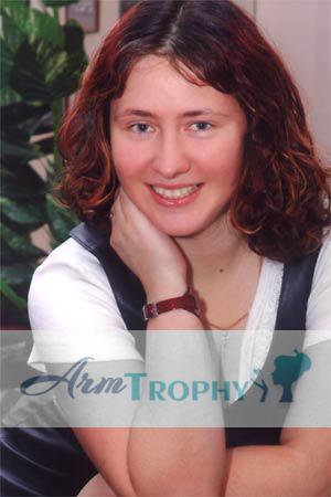 76846 - Elvira Age: 34 - Russia