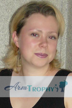 77038 - Yulia Age: 32 - Russia