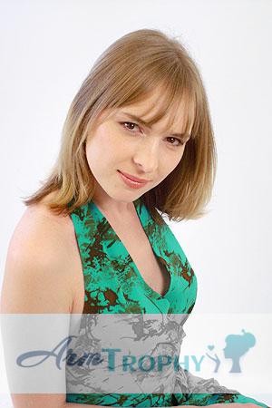 77140 - Elena Age: 35 - Russia